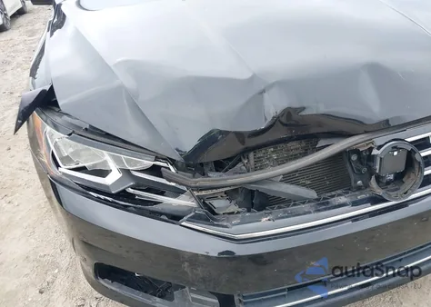 2017 Volkswagen Passat 1.8T S z USA, uszkodzony, nr VIN 1VWAT7A35HC064636